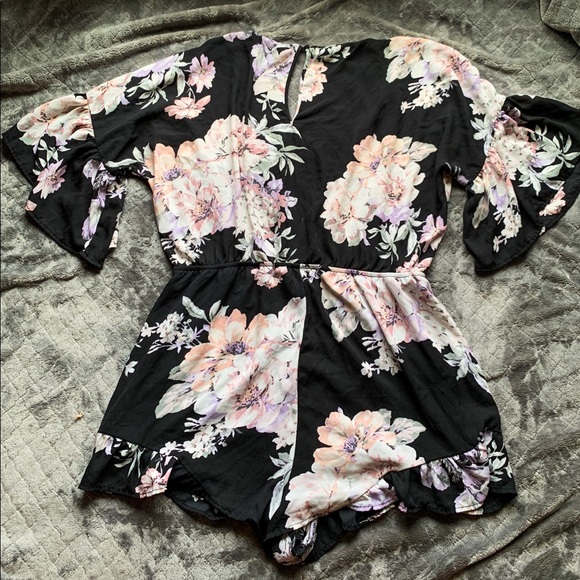 COPY - Forever 21 Plus Size Floral Romper - Picture 4 of 7